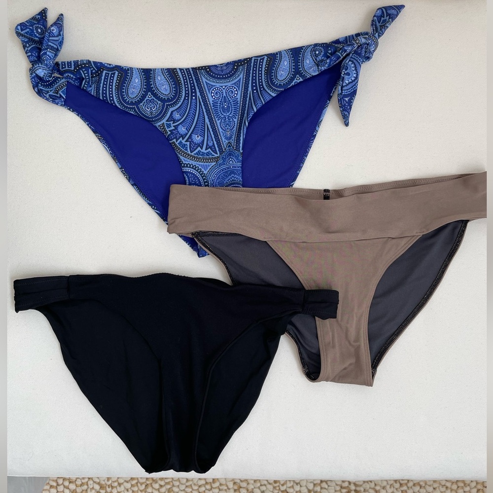 😱H&M - Bundle of 3 bikini bottoms (10)